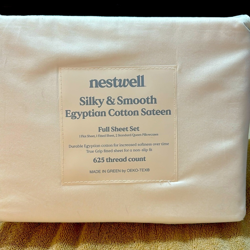 Egyptian cotton sateen sheet set- 625 thread count. Full size. White.